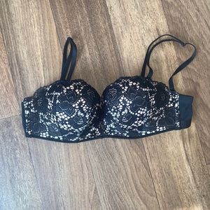 Victoria’s Secret bombshell bra
